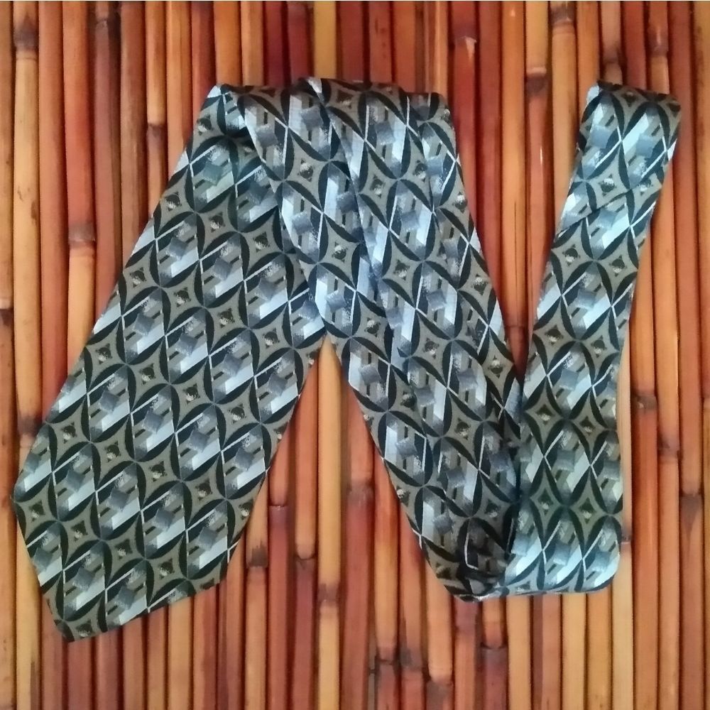 EUC VINTAGE SERICA for JACOBSON'S Tan/Gray/White Geometric 100% Silk Tie